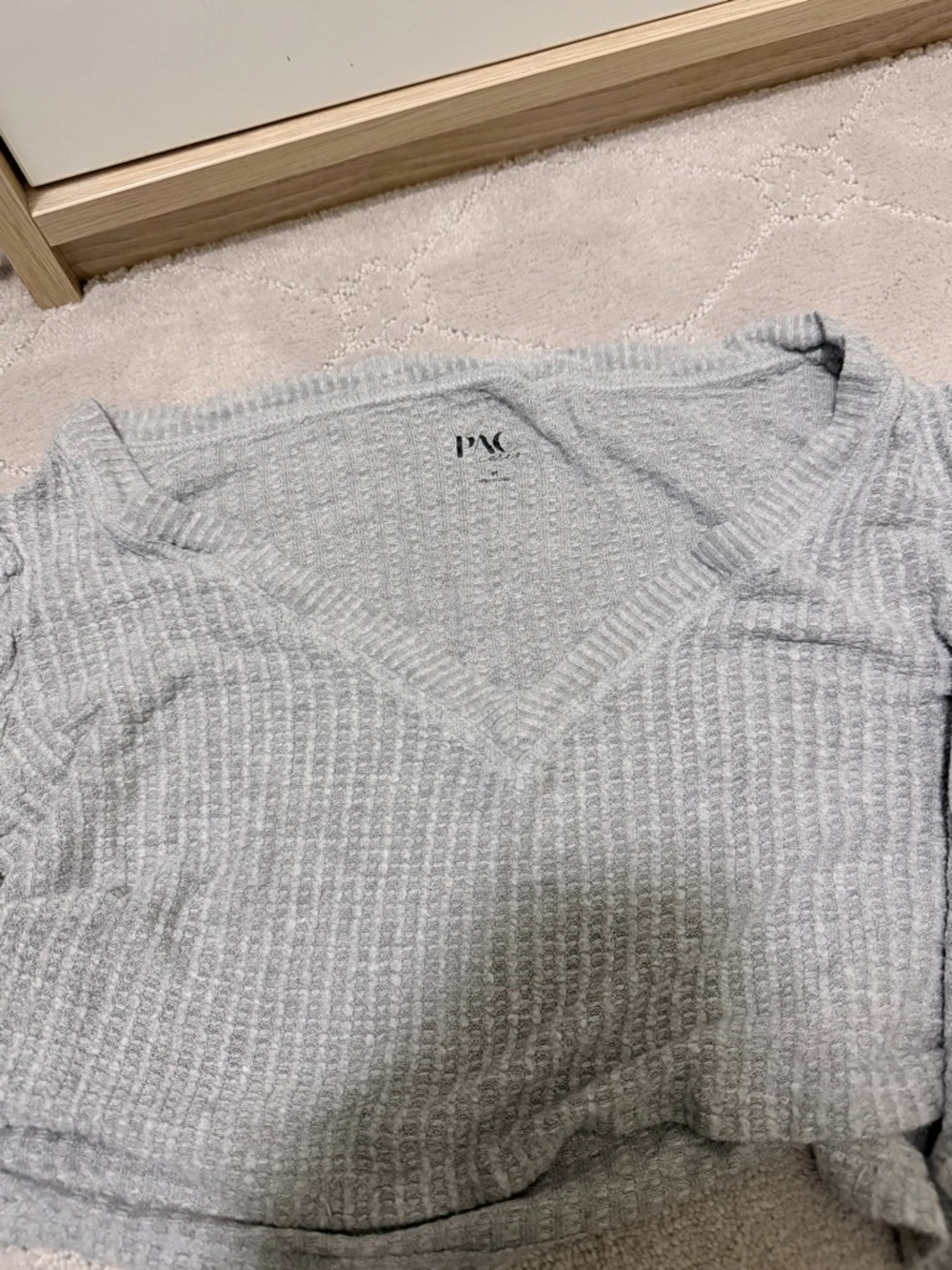 Pacsun Light Gray V-Neck Cropped Sweater Top